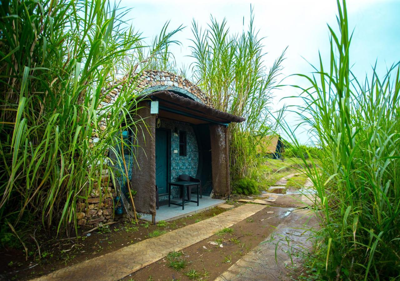 Shining Caves Resort In Anaikatti By Voye Homes Varagampadi Extérieur photo